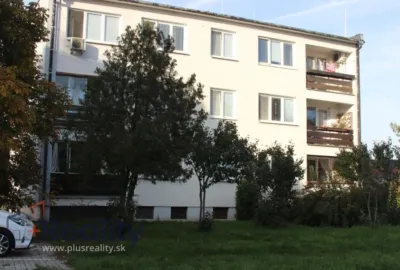 3 izbový byt s balkónom na sídlisku Muškát v meste Pezinok na predaj!