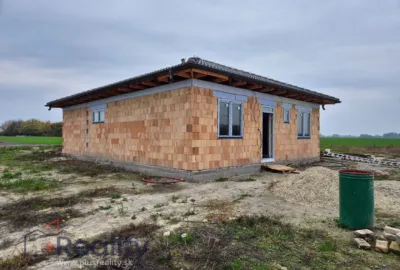 4 izbový dom / bungalov, v štádiu výstavby v obci Povoda na predaj!