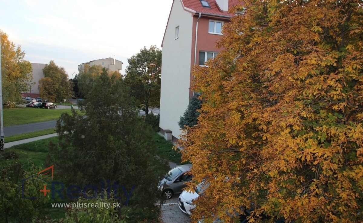 3 izbový byt s balkónom na sídlisku Muškát v meste Pezinok na predaj!