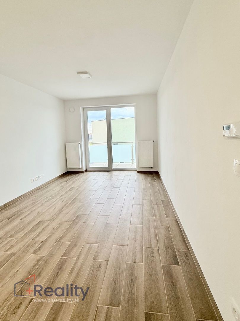 Krásny, nový 3 izbový byt s balkónom a s dvomi parkovacími státiami v meste Dunajská Streda na predaj!