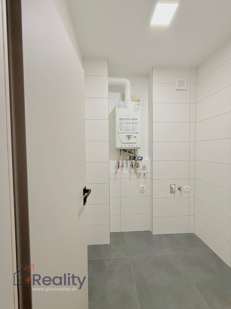 Krásny, nový 3 izbový byt s balkónom a s dvomi parkovacími státiami v meste Dunajská Streda na predaj!