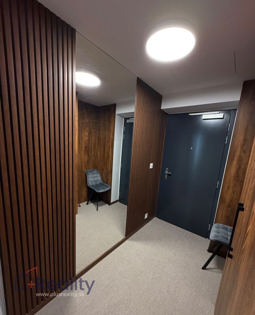 Moderne zariadený 2 izbový byt s balkónom v rezidenčnej novostavbe EUROVEA TOWER, v mestskej časti Bratislava Staré Mesto na prenájom!