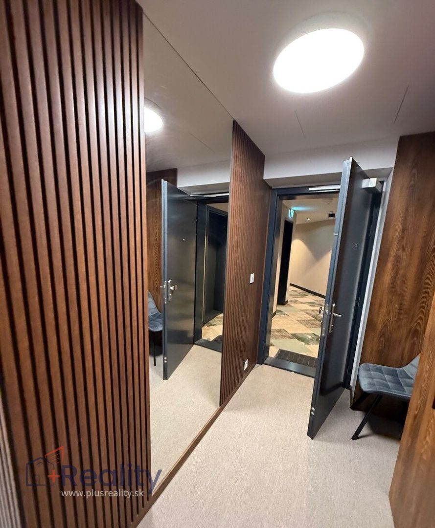 Moderne zariadený 2 izbový byt s balkónom v rezidenčnej novostavbe EUROVEA TOWER, v mestskej časti Bratislava Staré Mesto na prenájom!
