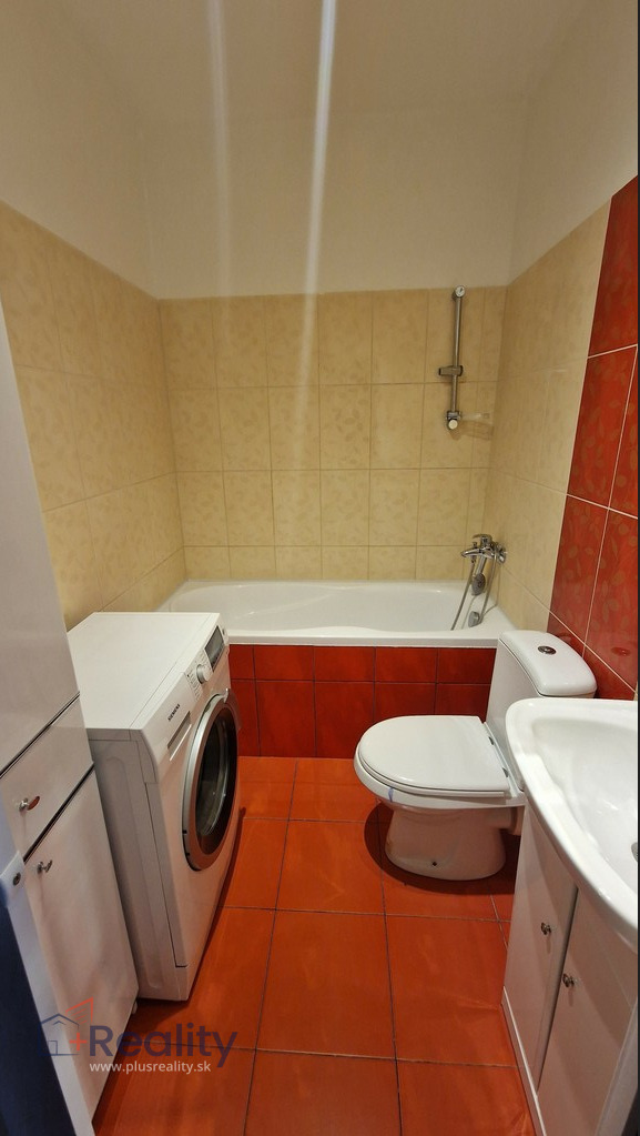 Moderný 1 izbový byt v mestskej časti Bratislava Petržalka na prenájom!