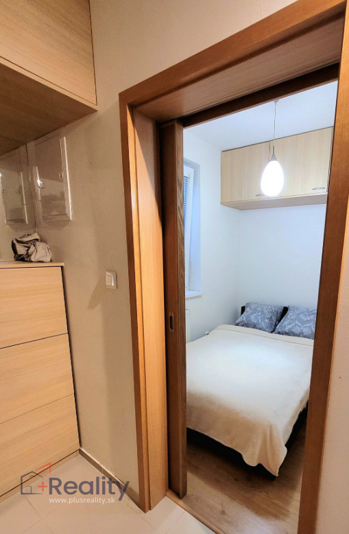 Moderný 1,5 izbový byt s balkónom v mestskej časti Bratislava Petržalka na Švabinského ulici na prenájom!