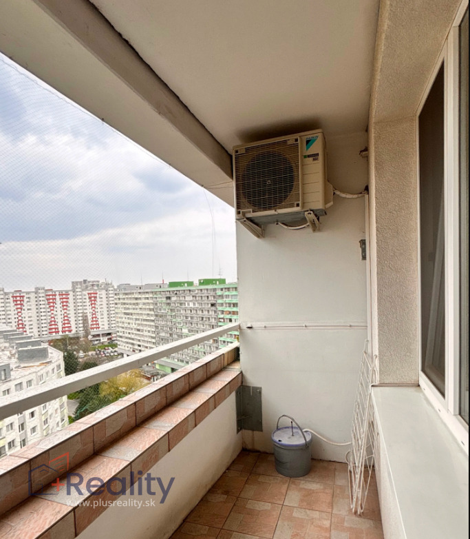 Moderný 2 izbový byt v mestskej časti Bratislava Petržalka na Blagoevovej ulici na prenájom!