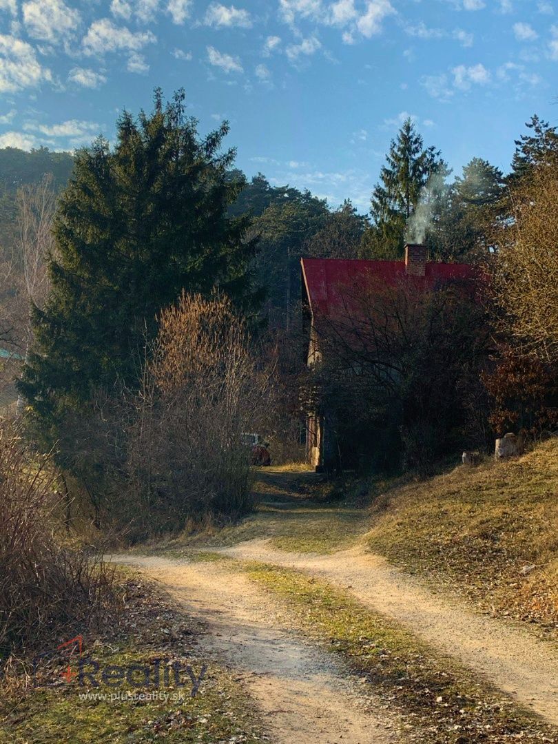 Murovaná chata v chatovej oblasti  Dobrá Voda na predaj!