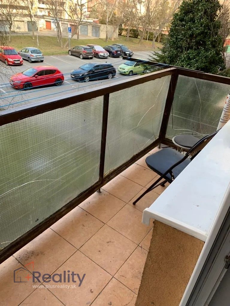REZERVOVANÉI Zrekonštruovaný 3 izbový byt s balkónom v úplnom centre mesta Dunajská Streda na predaj!