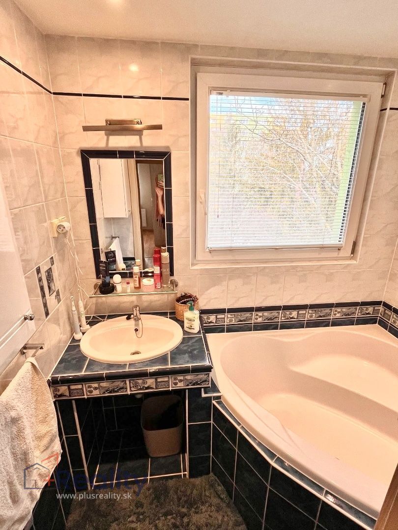 Slnečný 3 izbový byt s balkónom v meste Dunajská Streda na predaj!