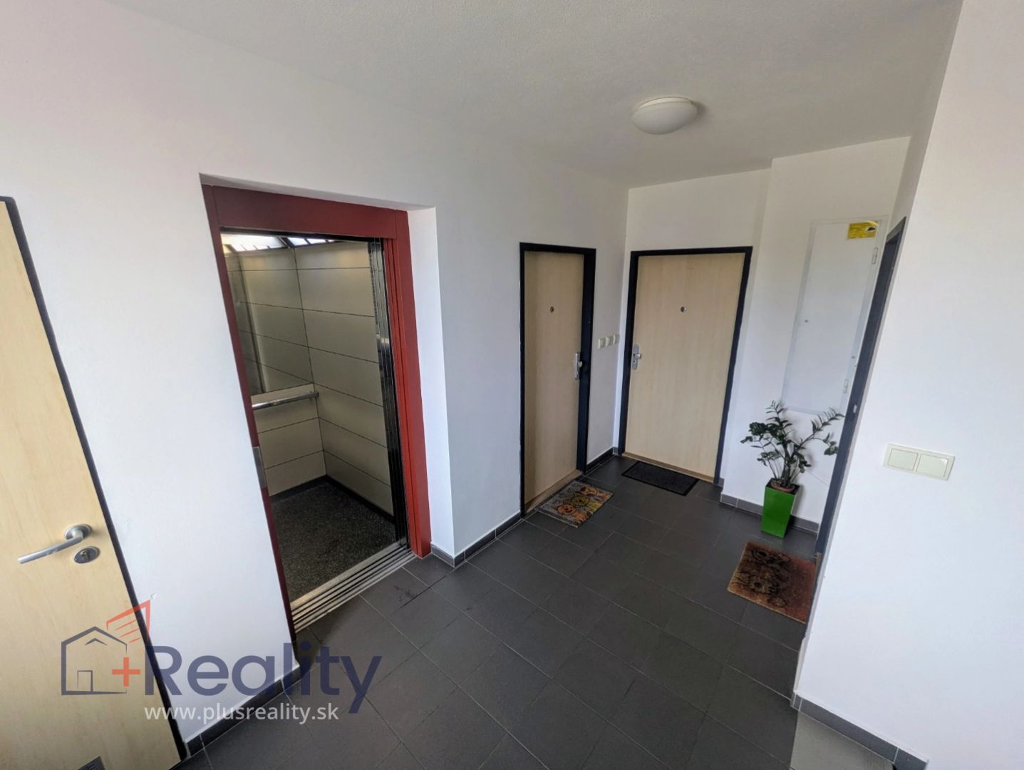 Slnečný 3 izbový byt v mestskej časti Bratislava Vajnory na ulici Pri mlyne na prenájom!