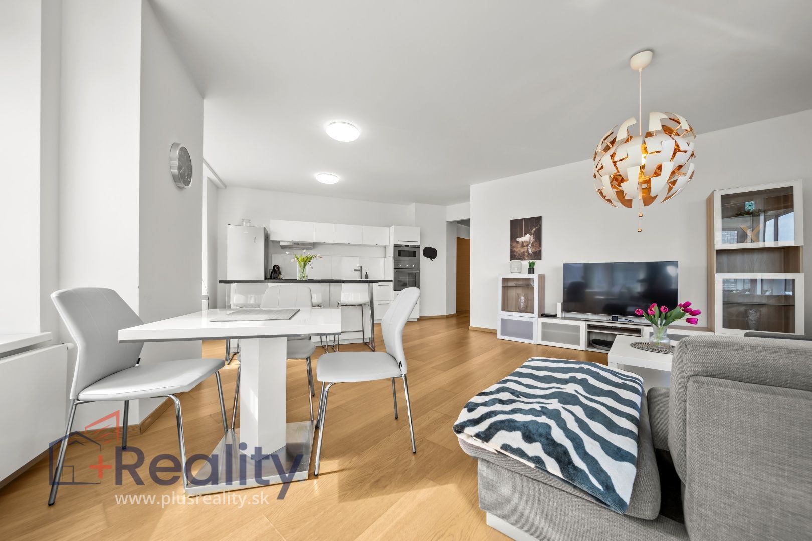 Štýlový 3-izbový byt v prestížnom projekte PANORAMA CITY – Srdce Bratislavy na predaj!