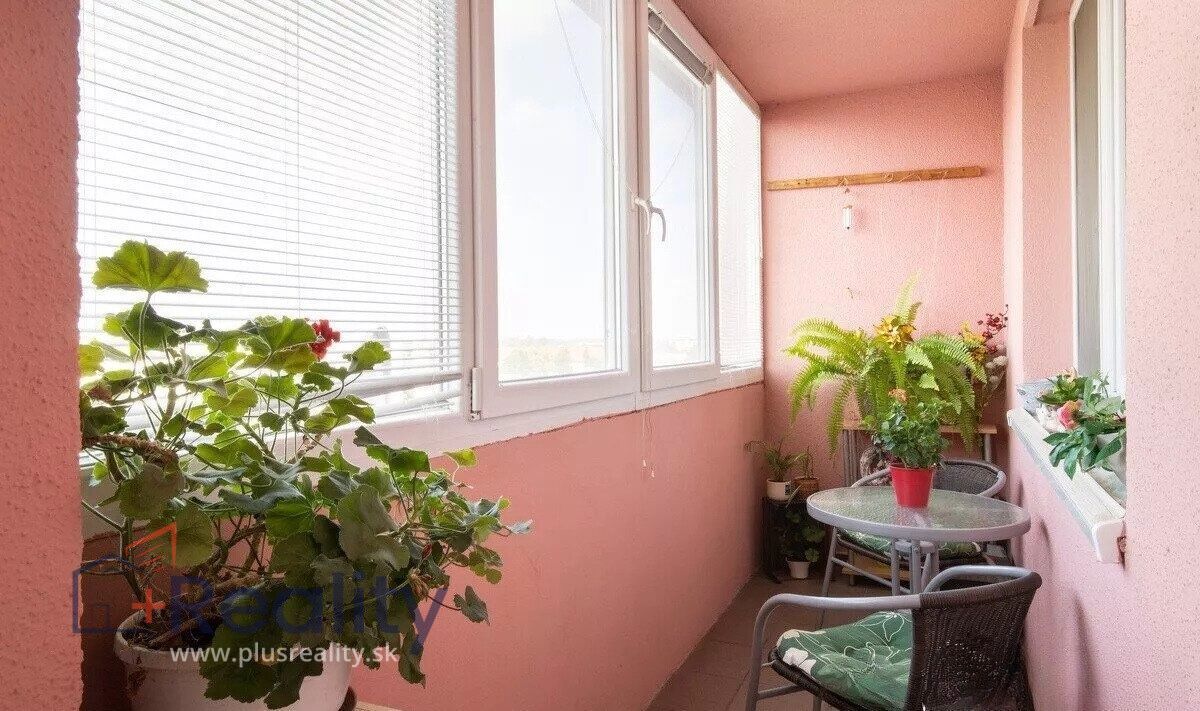 Svetlý  3 izbový byt s balkónom v centre mesta Dunajská Streda na predaj!