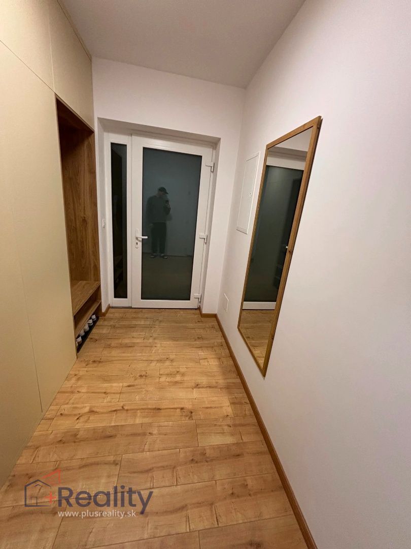 Trojizbový bytový dom v obci Miloslavov, časť Alžbetin Dvor na prenájom!