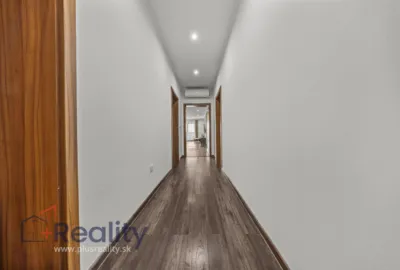 Luxusný rodinný dom v obci Dolný Bar na predaj!