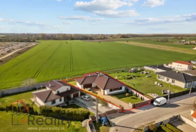 Luxusný rodinný dom v obci Dolný Bar na predaj!