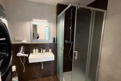 Moderne zariadený 2 izbový byt s balkónom v rezidenčnej novostavbe EUROVEA TOWER, v mestskej časti Bratislava Staré Mesto na prenájom!
