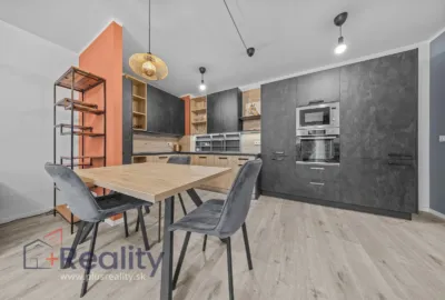 Moderný 2 izbový byt s predzáhradkou v mestskej časti Bratislava Nové mesto na Tupého ulici na predaj!