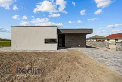 Moderný štvorizbový rodinný dom v obci Michal na Ostrove na predaj!