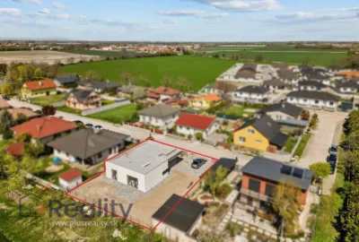 Moderný štvorizbový rodinný dom v obci Michal na Ostrove na predaj!