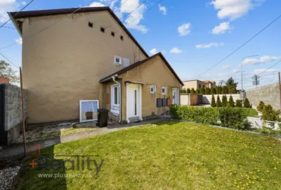 PLUS REALITY Trojizbový byt so záhradou a garážou v meste Veľký Meder na predaj!