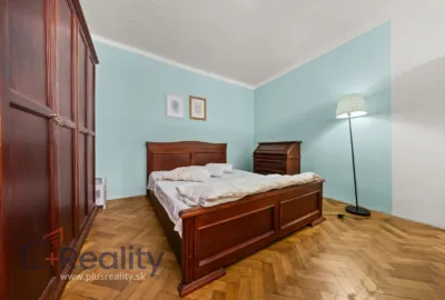 Priestranný 1-izbový byt v historickom centre mesta Bratislava na predaj!