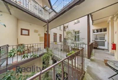 Priestranný 1-izbový byt v historickom centre mesta Bratislava na predaj!