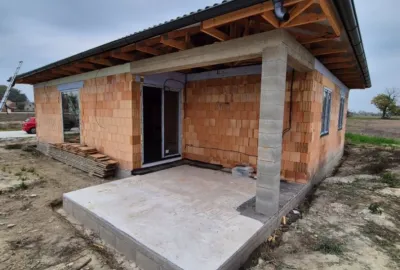 REZERVOVANÉ I 4 izbový dom / bungalov, v štádiu výstavby v obci Povoda na predaj!