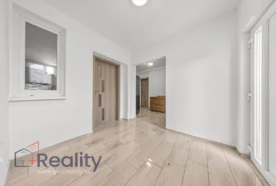 REZERVOVANÉ I Dvojgeneračný 3 izbový rodinný dom s terasou v obci Kráľovičove Kračany - časť Etreho Kračany na predaj!