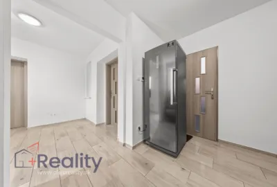 REZERVOVANÉ I Dvojgeneračný 3 izbový rodinný dom s terasou v obci Kráľovičove Kračany - časť Etreho Kračany na predaj!