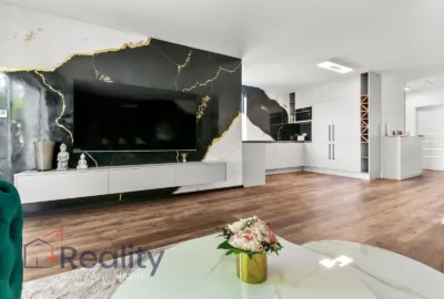 REZERVOVANÉ | Luxusne zariadený rodinný dom v obci Kráľovičove Kračany na predaj!