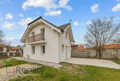 Rodinný dom v obci Malé Dvorníky na predaj!
