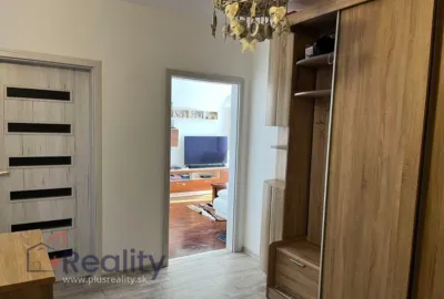 Slnečný 2 izbový byt s balkónom v mestskej časti Bratislava Nové Mesto- Kramáre na Višňovej ulici na prenájom!