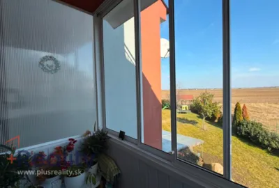 Slnečný 3 izbový byt v meste Senec na Dlhej ulici na predaj!