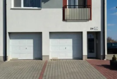 Slnečný 3 izbový byt v meste Senec na Dlhej ulici na predaj!
