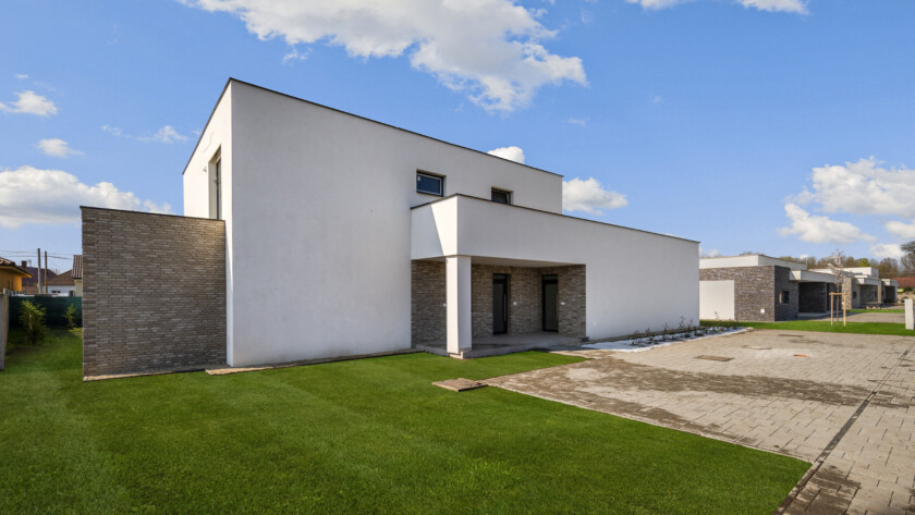 Mliecany obytny park travnik 3