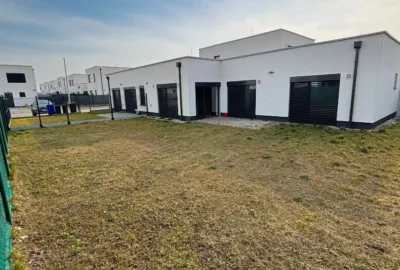 Trojizbový bytový dom v obci Miloslavov, časť Alžbetin Dvor na prenájom!