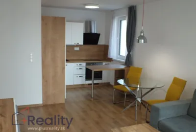 Zariadený 2 izbový byt s balkónom a garážovým státím v projekte RENDEZ Bratislava Rača na prenájom!